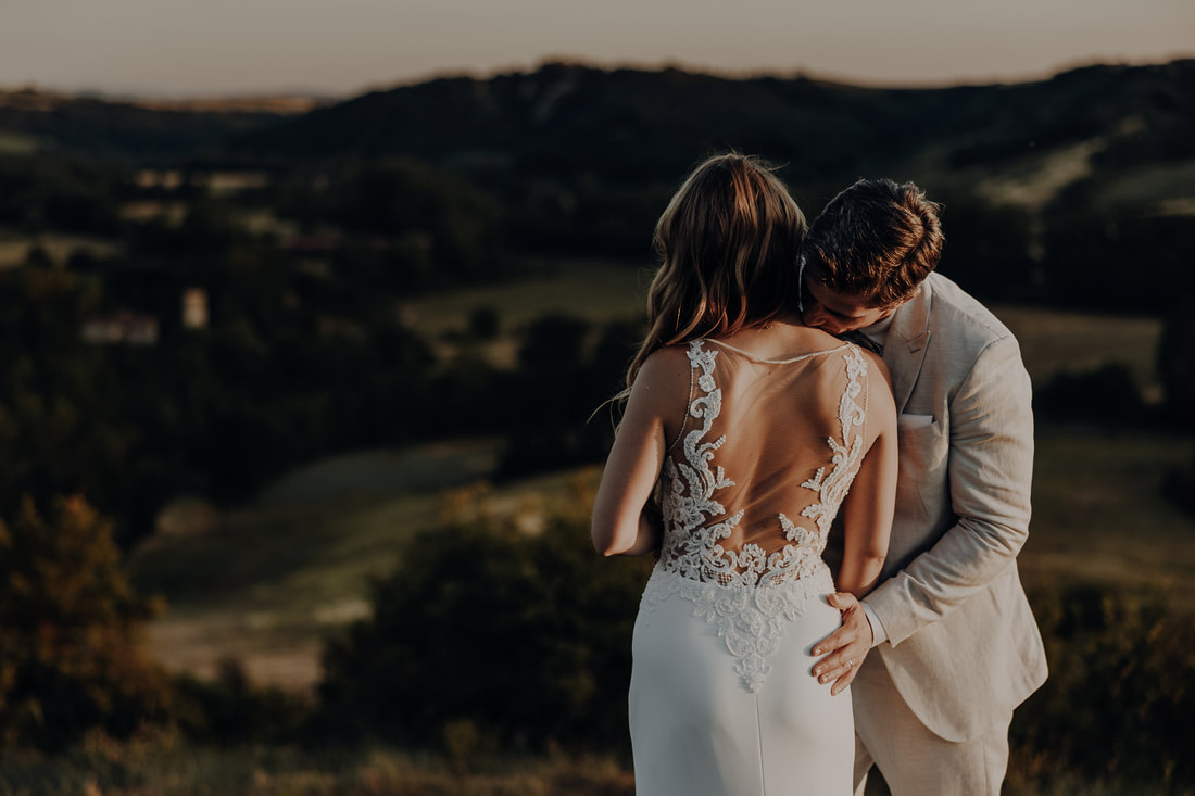 wedding in green hills of Tuscany 